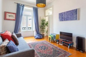 Bright 2 bedroom Apt 100m from Av. Liberdade